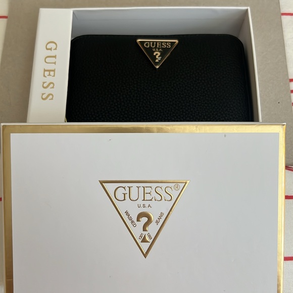 Brand New Box GUESS Black Wallet - Picture 1 of 5
